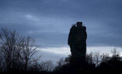 Кацхинский столб – уникальный монолит с храмом