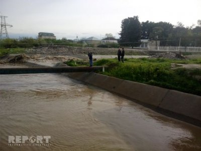 В Губе перекрыли канал для поисков девушки – ФОТО