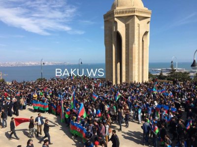 Жители Баку провели акцию в поддержку Карабаха (фото, видео)